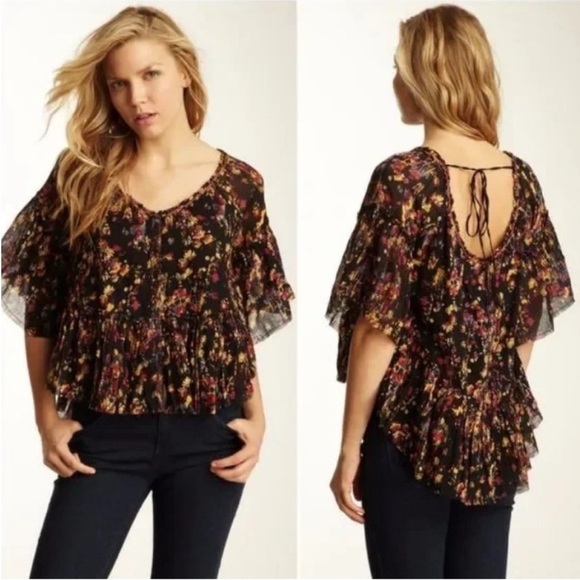 Free People Tops - Free People Floral Print Raw Hem Butterfly Sleeve Top